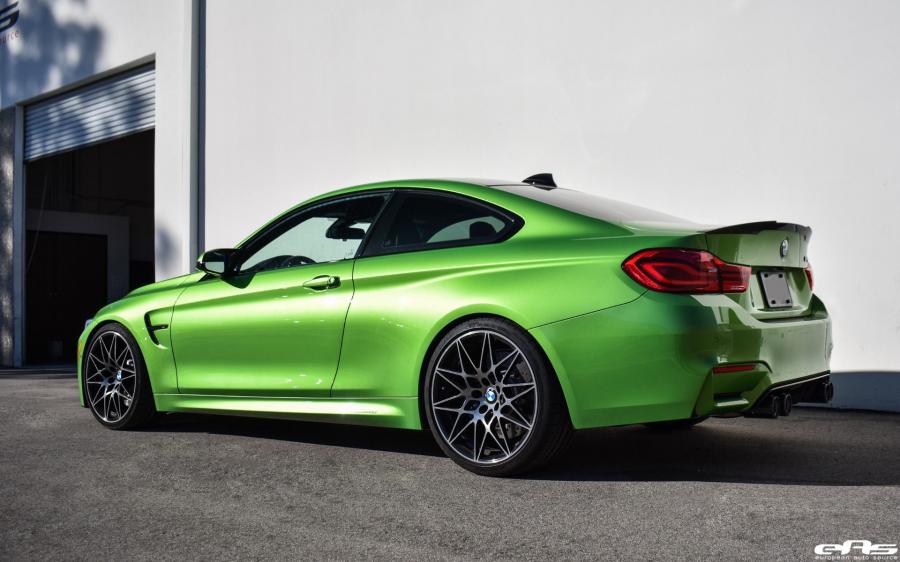  BMW M4 Coupe Java Green Metallic by EAS 2018 года  (фото 6 из 10)